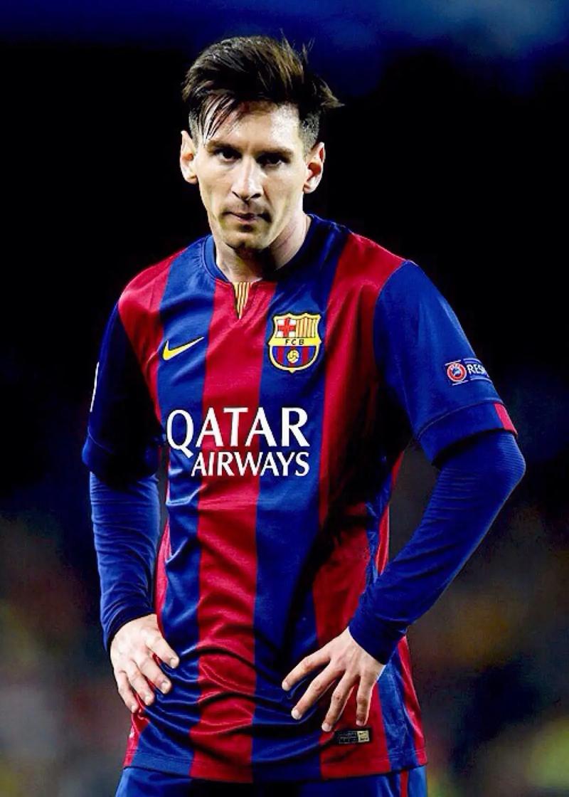 22／23赛季以来顶级前锋越位数：哈兰德仅18次，C罗143次（22／23赛季至今顶级前锋越位统计：哈兰德仅18次，C罗高达143次）