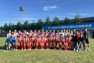 老鹰首节轰41分，杰伦·约翰逊单节6助攻追平生涯纪录（老鹰开局火力全开首节砍下41分，杰伦·约翰逊单节6助攻追平生涯纪录）