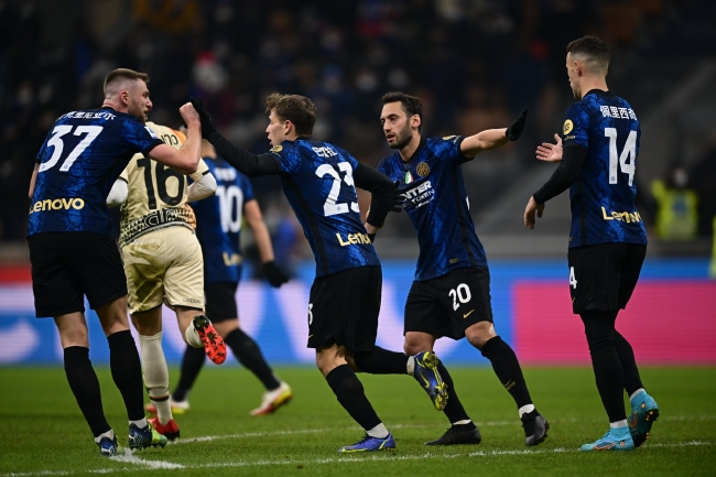 12月6日欧篮联看点：红星巴萨强强对话，帕纳辛纳科斯力争5连胜（12月6日欧篮联焦点：红星大战巴萨，帕纳辛纳科斯剑指五连胜）