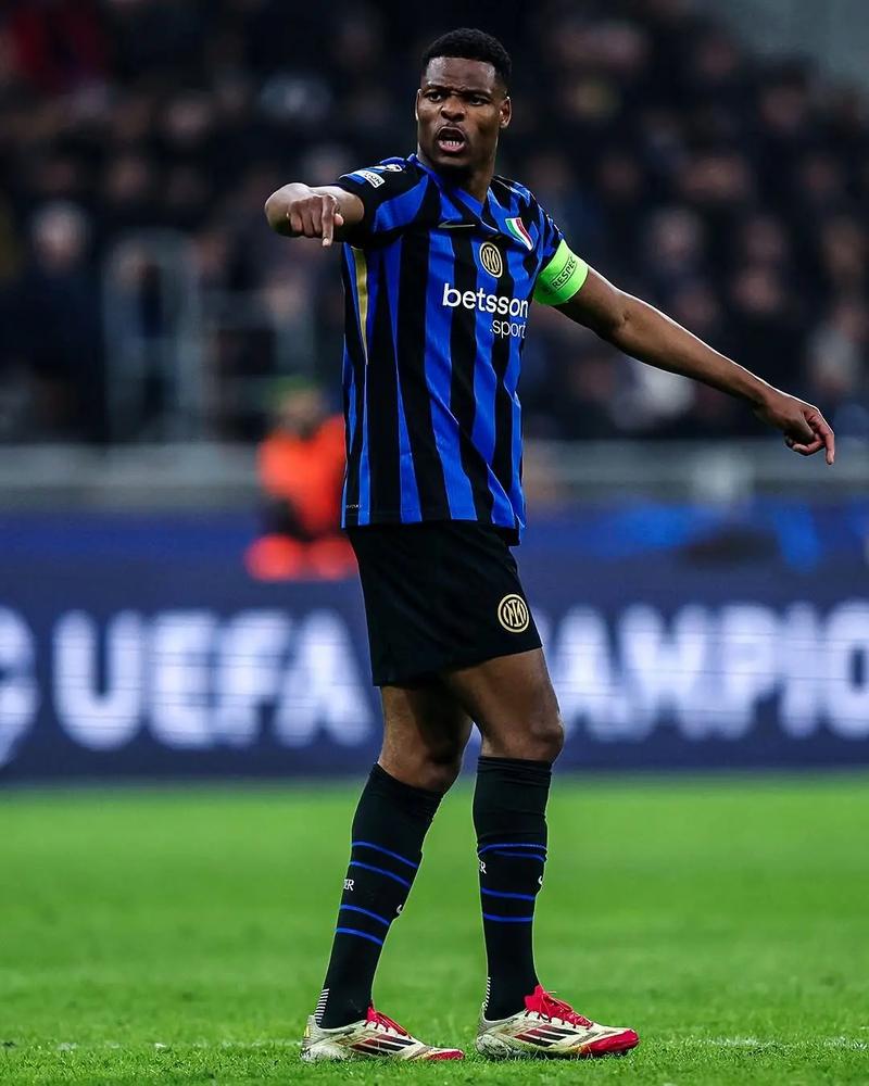 西甲第19轮巴萨主场3-1逆转马竞 奥尔莫进球