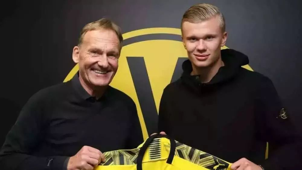 阿斯：帕斯闪耀科莫引多家豪门关注，皇马有意激活回购条款（阿斯报：帕斯在科莫高光引豪门竞逐，皇马考虑启动回购条款）