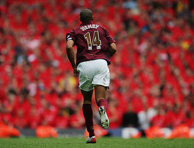 大博阿滕：我去巴萨得征得梅西的同意；夸他是谎言我喜欢C罗（大博阿滕：去巴萨要得梅西点头；夸他是违心话，我更喜欢C罗）