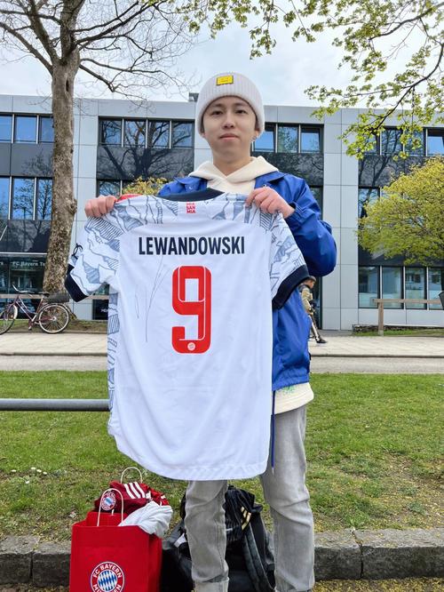 韩K半场：双方半场0射正，主队半场换3人，蔚山0-0济州（韩K半场：蔚山0-0济州，双方0射正，主队中场连换三人）