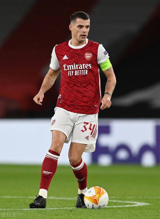 阿森纳成为第二支，在小组赛／联赛阶段10连胜的英伦球队（阿森纳成英伦足坛第二支在小组赛或联赛阶段豪取十连胜的球队）