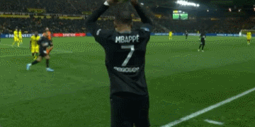 博主：阿方索·戴维斯已回归拜仁合练，有望入选本轮欧冠名单